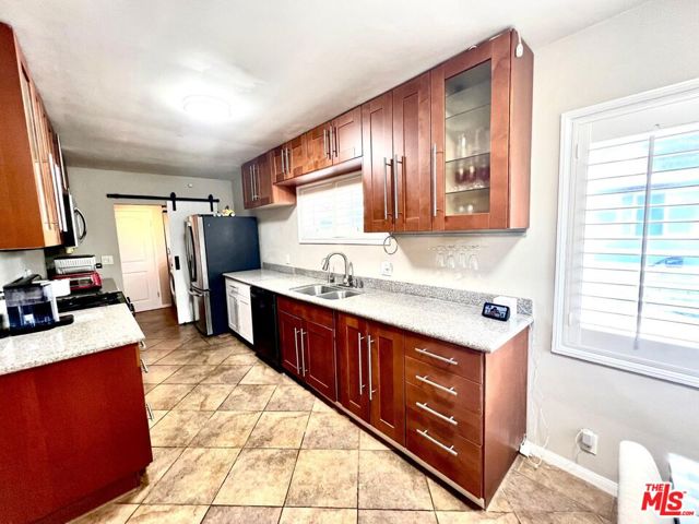 4340 Sepulveda Boulevard, Sherman Oaks CA: https://media.crmls.org/mediaz/eda2f139-64ff-4b4d-bfee-8c20097795f6.jpg