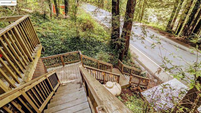18512 Hwy 116, Guerneville CA: https://media.crmls.org/mediaz/eda30aa9-0aff-41e4-b7e8-1e01b8ac8199.jpg