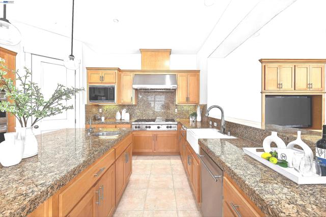 Image 10 of 45 For 5564 Stockton Loop