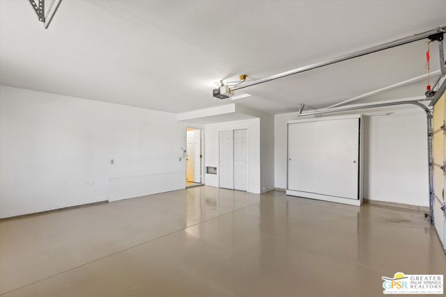 34 Camino Arroyo Place, Palm Desert CA: https://media.crmls.org/mediaz/eda64e7b-7bfe-4401-8254-d98c4f273a89.jpg