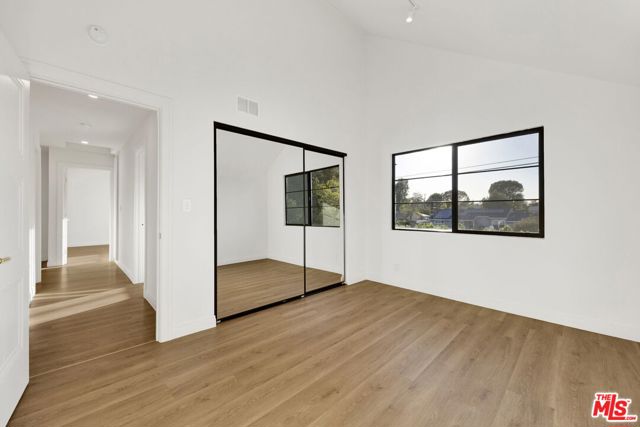 8815 Sari Avenue photo 23