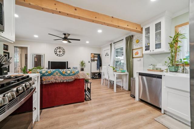 4151 Homewood Court, Riverside CA: https://media.crmls.org/mediaz/eda71b3c-a6ee-4591-abf2-63c207d8ccba.jpg