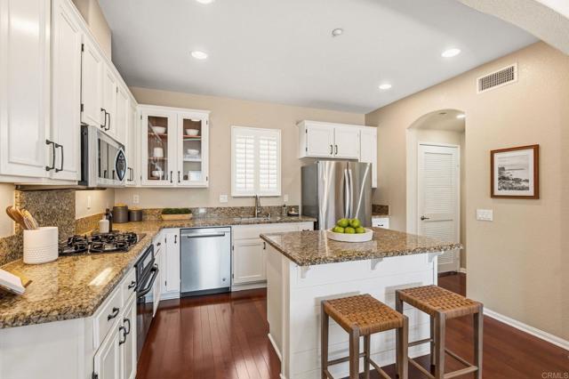 Detail Gallery Image 9 of 51 For 16914 Torbett Ln #16,  San Diego,  CA 92127 - 2 Beds | 2/1 Baths