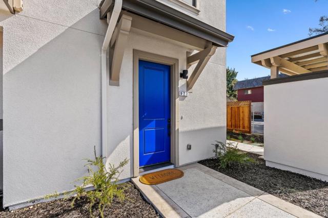 927 Woodside Road, Redwood City CA: https://media.crmls.org/mediaz/eda87926-4d19-4979-99ad-2ad61f31fd85.jpg
