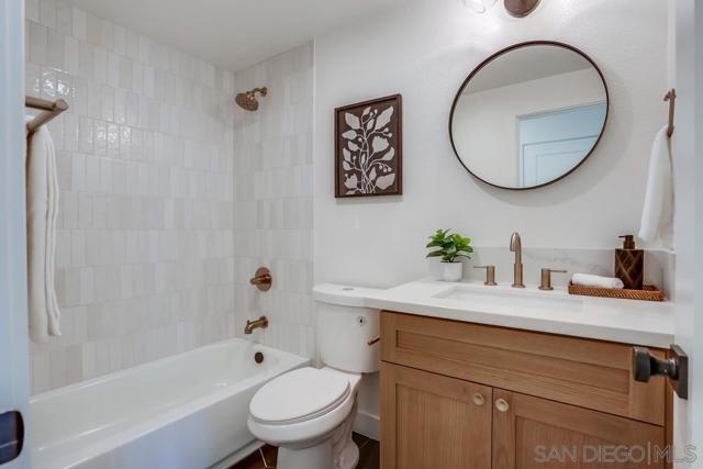 12701 Mcferon Rd, Poway CA: https://media.crmls.org/mediaz/eda8b833-3079-4b8c-a274-22415fdb963e.jpg