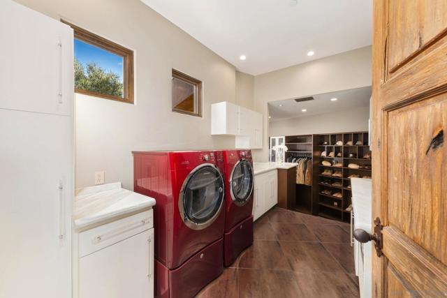 19210 Highland Hills Dr, Ramona CA: https://media.crmls.org/mediaz/eda9f03f-a85b-4833-9488-a5e233696599.jpg
