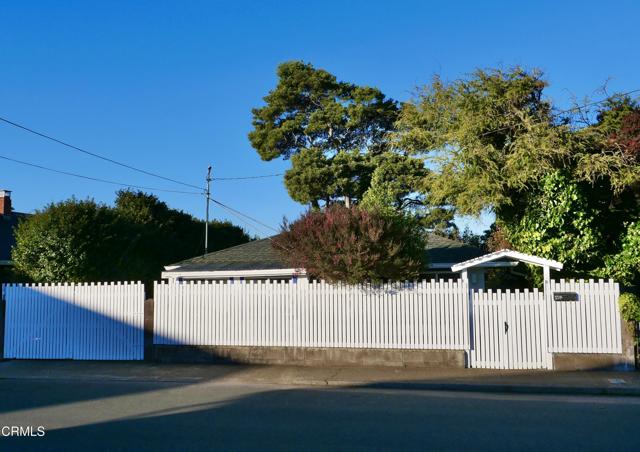 Detail Gallery Image 3 of 29 For 137 Olsen Ln, Fort Bragg,  CA 95437 - 2 Beds | 1 Baths