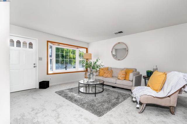 4749 Montreal Dr, San Jose CA: https://media.crmls.org/mediaz/edaa3039-9af6-48f0-ae65-6aa30f19d44e.jpg