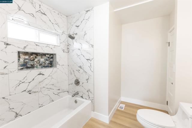 3500 66th Ave, Oakland CA: https://media.crmls.org/mediaz/edaa3490-dfa0-4584-86cc-8024a917d499.jpg