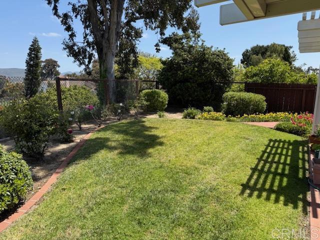 Detail Gallery Image 8 of 16 For 1633 Willowspring Dr. N., Encinitas,  CA 92024 - 4 Beds | 2 Baths