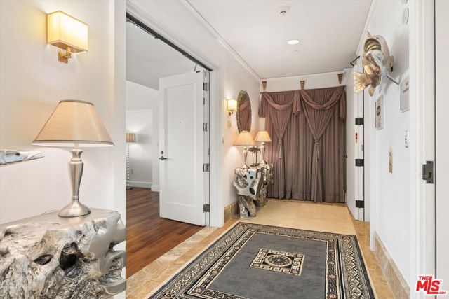 1 W Century Drive, Los Angeles CA: https://media.crmls.org/mediaz/edaac02a-0643-4246-a123-58133b8817ff.jpg