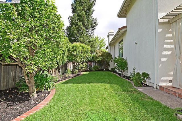 2405 Vintage Lane, Livermore CA: https://media.crmls.org/mediaz/edaaf21b-3503-4393-9491-eeb56394a762.jpg