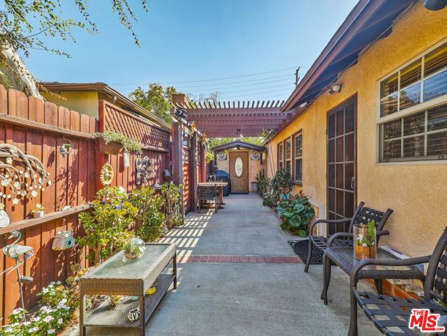 3645 Beethoven Street, Los Angeles CA: https://media.crmls.org/mediaz/edac20d0-5df3-479c-aa44-7e009b67dd85.jpg