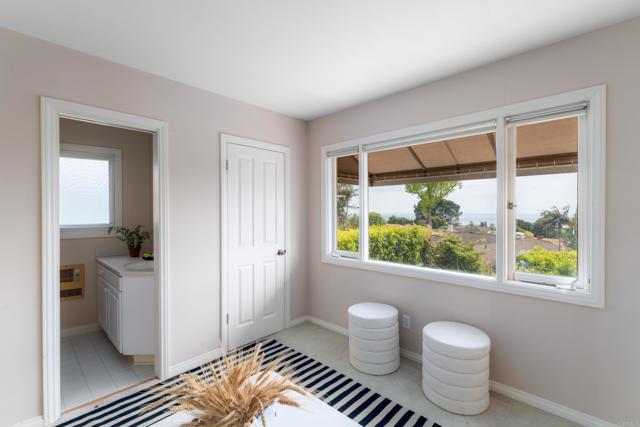6018 Folsom Drive, La Jolla CA: https://media.crmls.org/mediaz/edac496a-efbe-4bf5-a1f1-d80dcff1a173.jpg