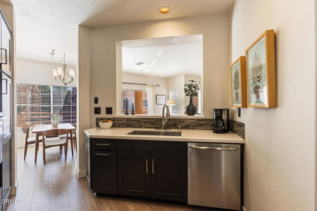 13945 Lemoli Avenue, Hawthorne CA: https://media.crmls.org/mediaz/edace62e-6214-4f74-9f31-1799125853ed.jpg