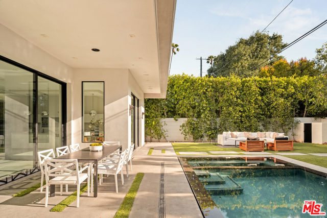 4445 Camellia Avenue, Studio City CA: https://media.crmls.org/mediaz/edad32d1-0b1d-47bc-8dfe-9272410445c5.jpg