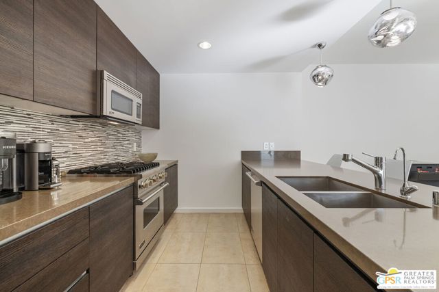 1065 Dane Drive, Palm Springs CA: https://media.crmls.org/mediaz/edade0bf-bf34-401b-991f-15cd153f2c16.jpg