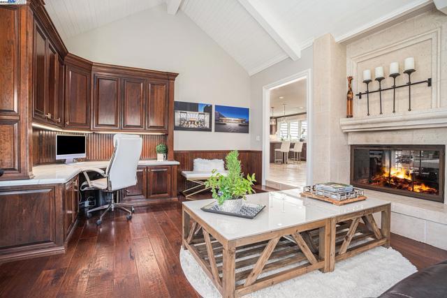 91 RED CYPRESS CT, Danville CA: https://media.crmls.org/mediaz/edade0d3-61a0-4d05-8597-c4a00cab5570.jpg