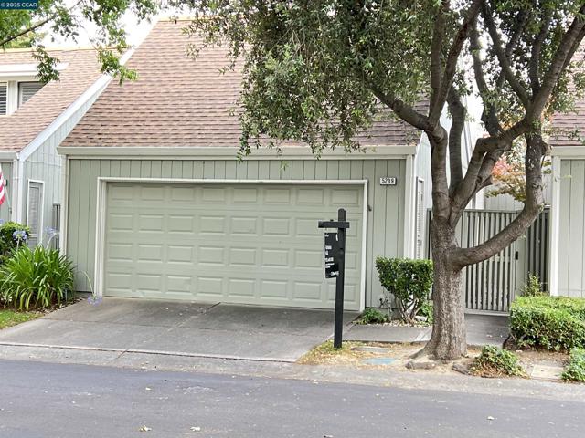 5239 Riverdale Ct., Pleasanton CA: https://media.crmls.org/mediaz/edae2f17-0022-48a1-ad23-c3815dfe8c52.jpg