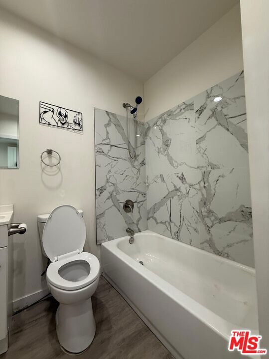 https://media.crmls.org/mediaz/edaea3ed-865a-4276-ab2b-24bcd7d200cd.jpg?preset=X-Large