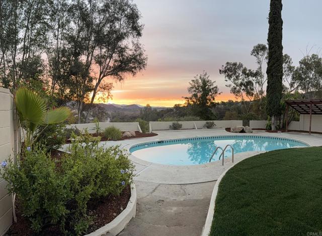 25311 Jesmond Dene Road, Escondido CA: https://media.crmls.org/mediaz/edaeaa57-7012-43ce-ad27-720022471523.jpg