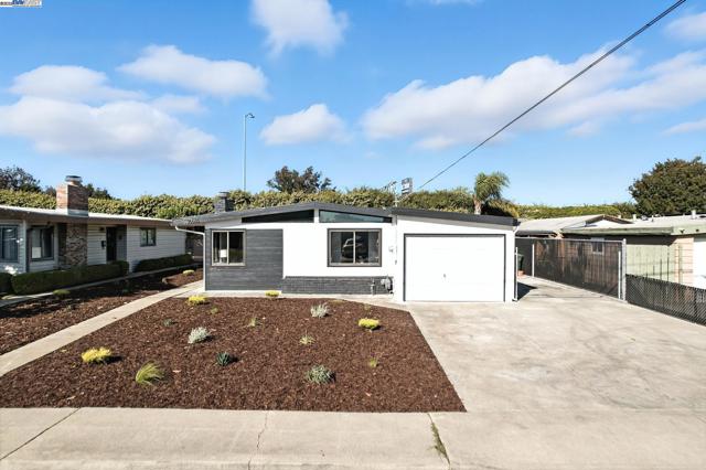 36686 Charles St, Newark CA: https://media.crmls.org/mediaz/edaefb87-660d-40d5-b27e-6efa6fdbb102.jpg