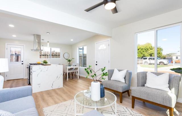 924 Florida St, Imperial Beach CA: https://media.crmls.org/mediaz/edaf234b-4993-43f9-96bb-4573356d6857.jpg