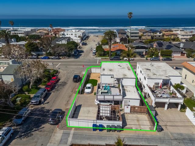 1801 Coast Blvd, Del Mar CA: https://media.crmls.org/mediaz/edb072ed-02d6-4e5a-ac82-fd2a0fc15fa3.jpg