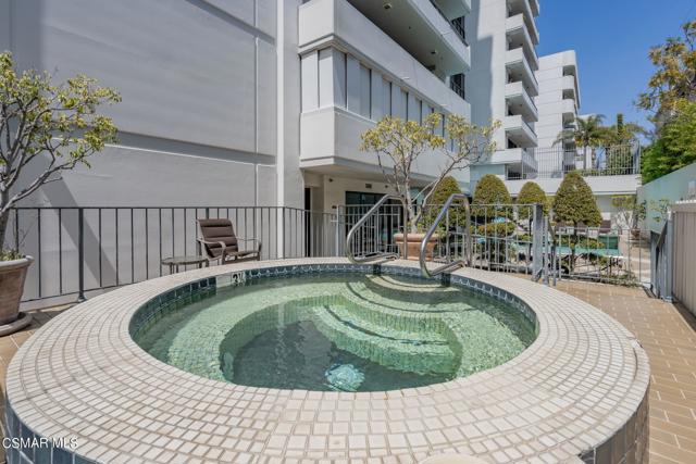 10660 Wilshire Boulevard, Los Angeles CA: https://media.crmls.org/mediaz/edb1e32c-e009-431b-923b-d190c08dd523.jpg