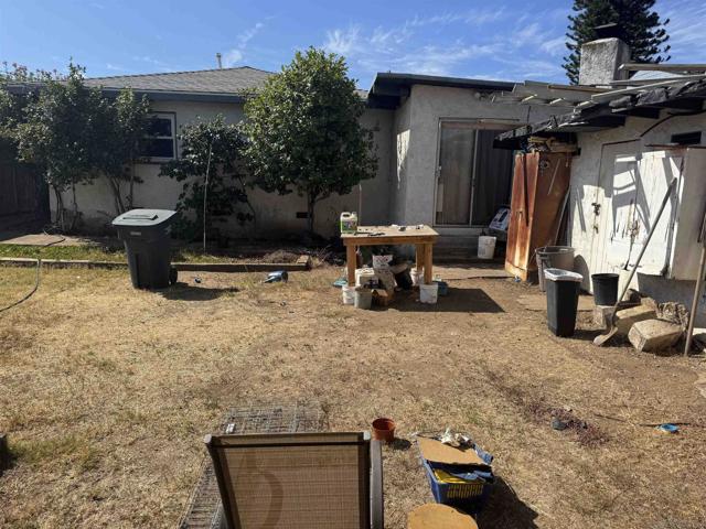 918 E 3rd Avenue, Escondido CA: https://media.crmls.org/mediaz/edb2167a-e709-4aa5-9cf7-e2182af6d9ce.jpg