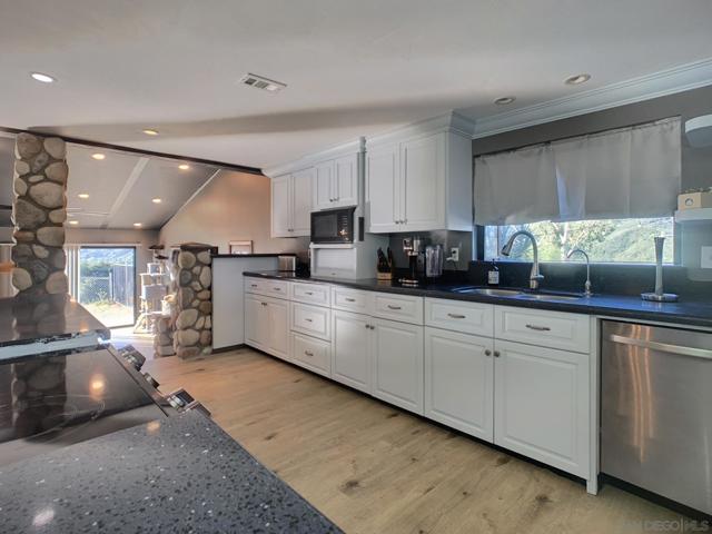 27332 Cool Water Ranch RD, Valley Center CA: https://media.crmls.org/mediaz/edb24f0b-f9b0-4de8-a706-2dda06116b95.jpg