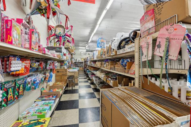 1972 1972 Alum Rock Avenue, San Jose CA: https://media.crmls.org/mediaz/edb2e32e-9faa-4d0b-a19b-da6f65afd769.jpg