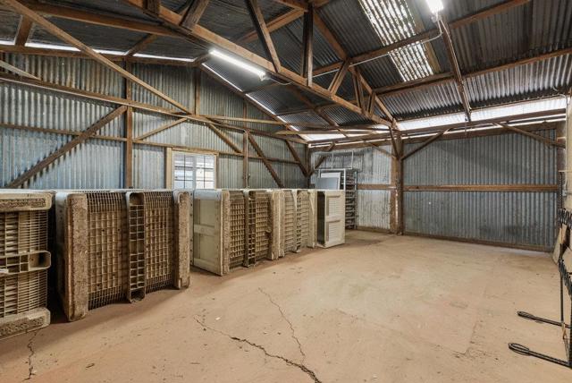 804 Comstock Road, Hollister CA: https://media.crmls.org/mediaz/edb370da-3312-4841-a592-92adae6776d5.jpg