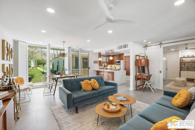 1821 Sandcliff Road, Palm Springs CA: https://media.crmls.org/mediaz/edb3897a-df20-44c9-96a2-0781678a3414.jpg