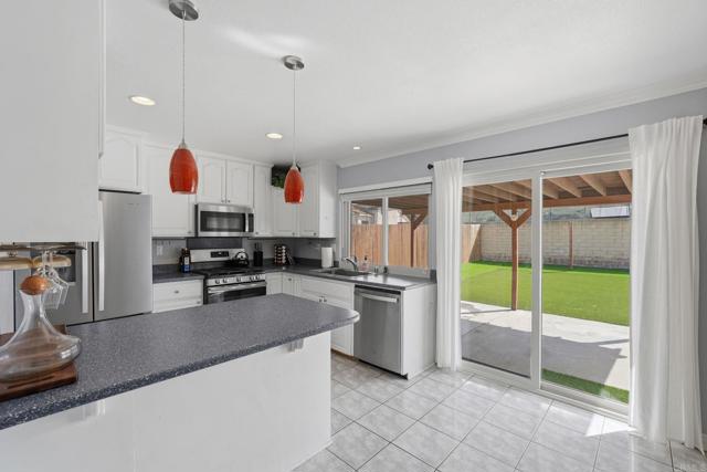 Detail Gallery Image 12 of 43 For 11397 Polaris Dr, San Diego,  CA 92126 - 2 Beds | 2 Baths