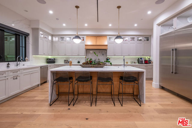 4365 Kraft Avenue, Studio City CA: https://media.crmls.org/mediaz/edb43395-07f1-409d-a5bd-c4d8e6d017a1.jpg