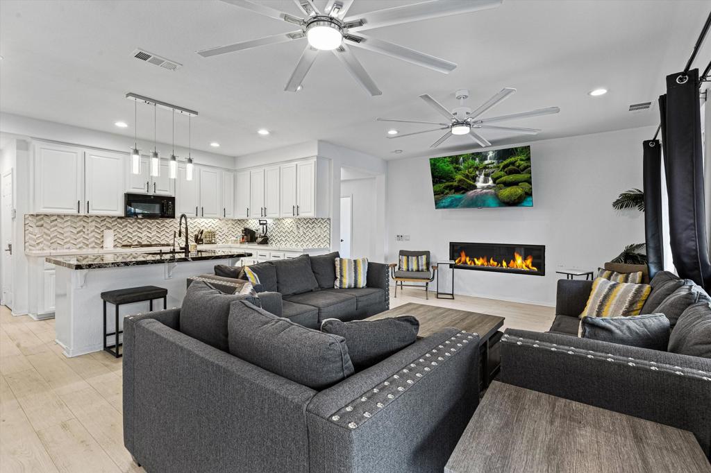 MLS #219139288DA image #4