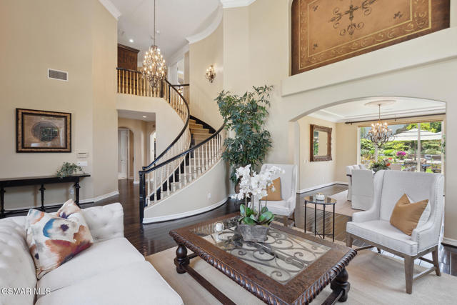 684 Noble Road, Simi Valley CA: https://media.crmls.org/mediaz/edb46ff5-a2d1-4b89-899e-3577a7200e62.jpg