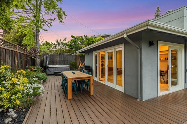 1528 Fernside Street, Redwood City CA: https://media.crmls.org/mediaz/edb55908-dbe1-48c0-9bed-32b13933306f.jpg
