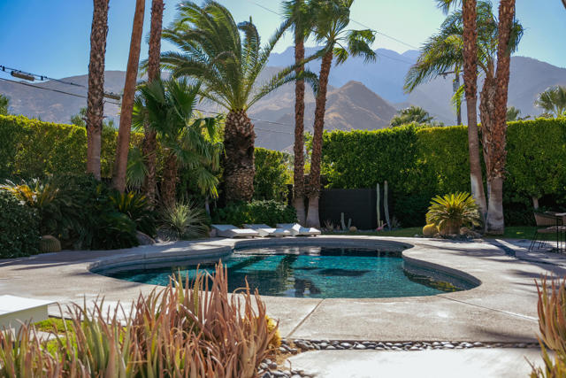 503 E Laurel Circle, Palm Springs, CA 92262