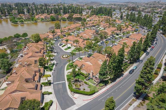 731 Edgewater Dr, Chula Vista CA: https://media.crmls.org/mediaz/edb58c24-0e45-4fa9-a039-f8284937040d.jpg