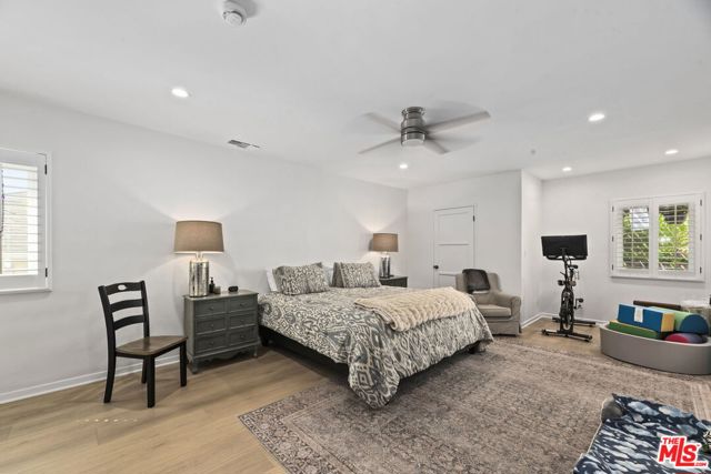 1517 Glendon Avenue, Los Angeles CA: https://media.crmls.org/mediaz/edb6136b-97c3-4366-840a-24e7a8b7ed08.jpg