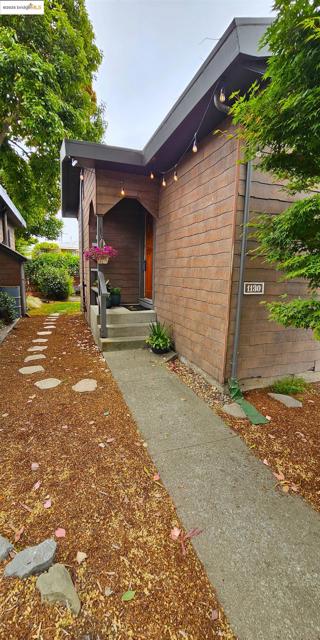 1130 Derby St, Berkeley CA: https://media.crmls.org/mediaz/edb71113-db07-4471-bdd3-91f508d1c25f.jpg
