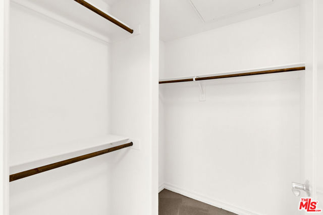 629 Traction Avenue, Los Angeles CA: https://media.crmls.org/mediaz/edb751fc-8db7-4716-bfda-3c05db03eeb1.jpg