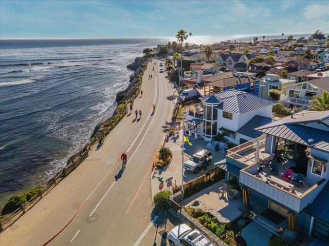 917 Sir Francis Avenue, Capitola CA: https://media.crmls.org/mediaz/edb7ae20-a042-4ed8-a747-5ab9eef39904.jpg