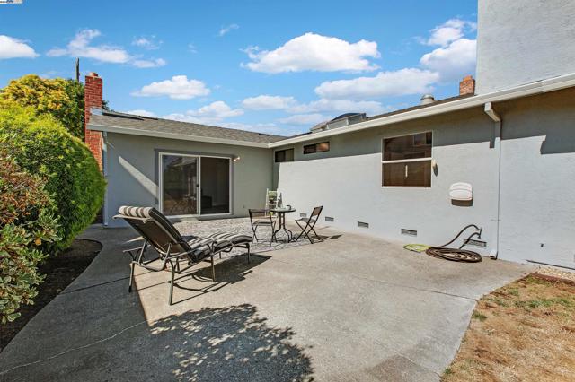 2560 Phelan Avenue, Hayward CA: https://media.crmls.org/mediaz/edb7cde2-05c0-4d36-823d-b9e1fe9261d0.jpg