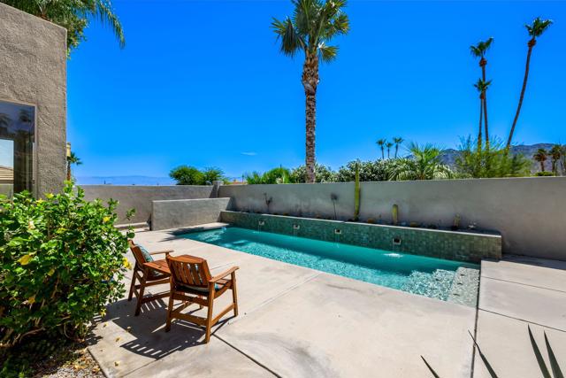 54385 Avenida Madero, La Quinta CA: https://media.crmls.org/mediaz/edb8737a-b2eb-445c-9b60-631eef431526.jpg