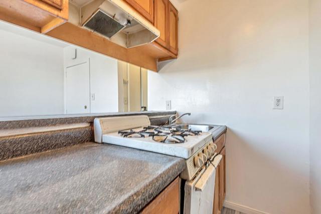 847 W 43rd Street, Los Angeles CA: https://media.crmls.org/mediaz/edb8d13d-4b68-45a8-93fe-25973b2406fd.jpg