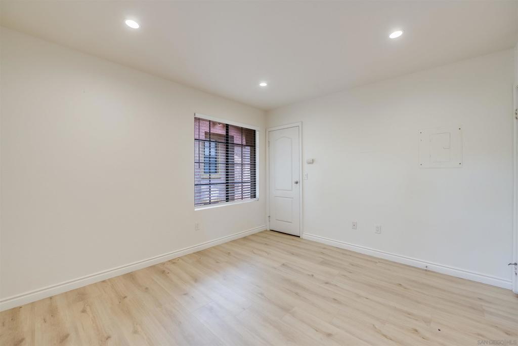 12051 Alta Carmel Ct - photo 20