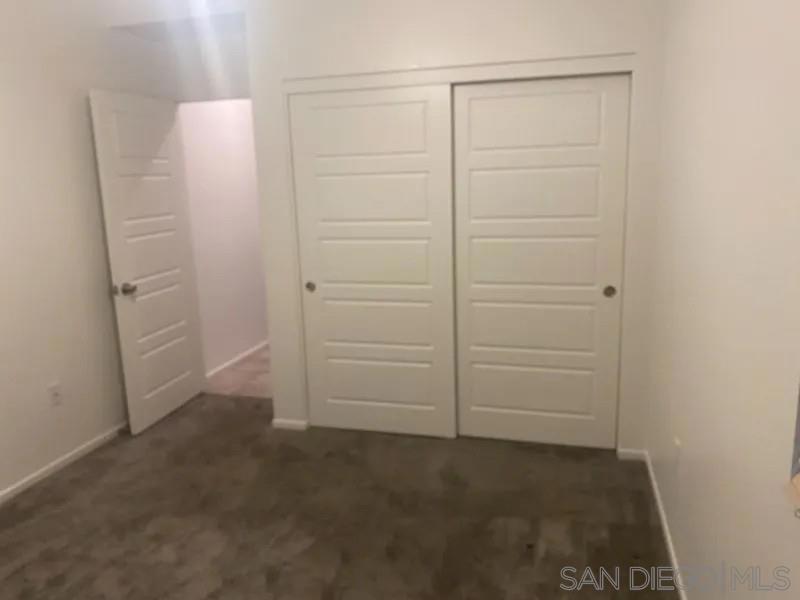 https://media.crmls.org/mediaz/edb97796-648d-4056-a40d-74870454e058.jpg?preset=X-Large